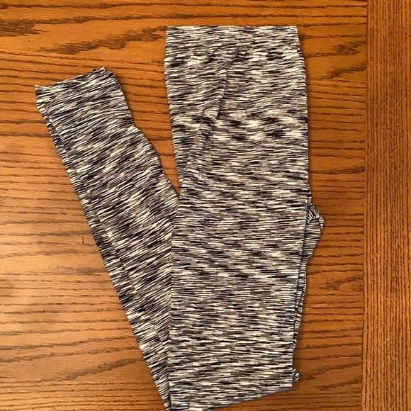 White and black leggings - Picture 1 of 2